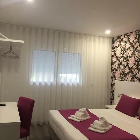 Pinoyhouse בית הארחה 3*